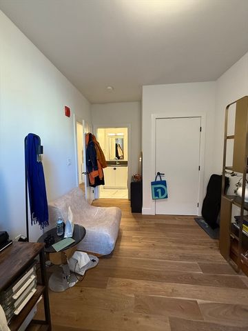 566 Columbus Ave 211, Boston, MA 02118