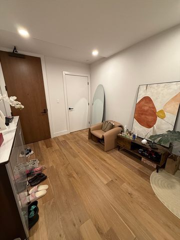 566 Columbus Ave 211, Boston, MA 02118