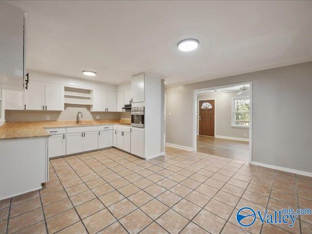 2106 Colice Road SE, Huntsville, AL 35801