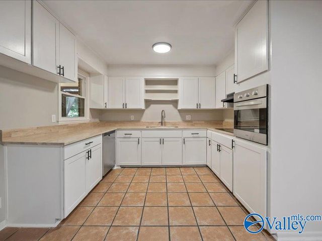 2106 Colice Road SE, Huntsville, AL 35801