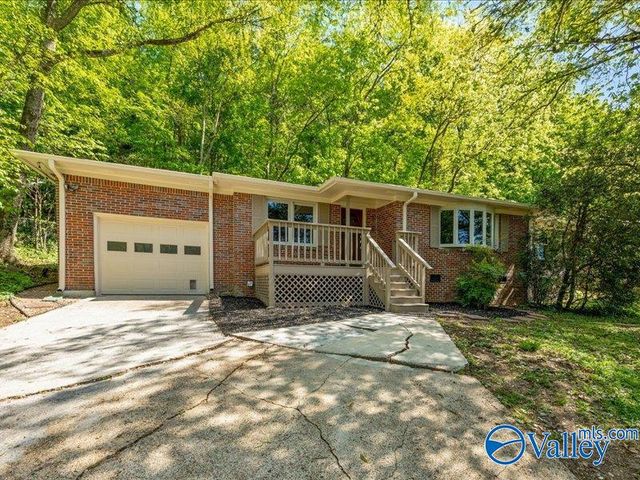 2106 Colice Road SE, Huntsville, AL 35801