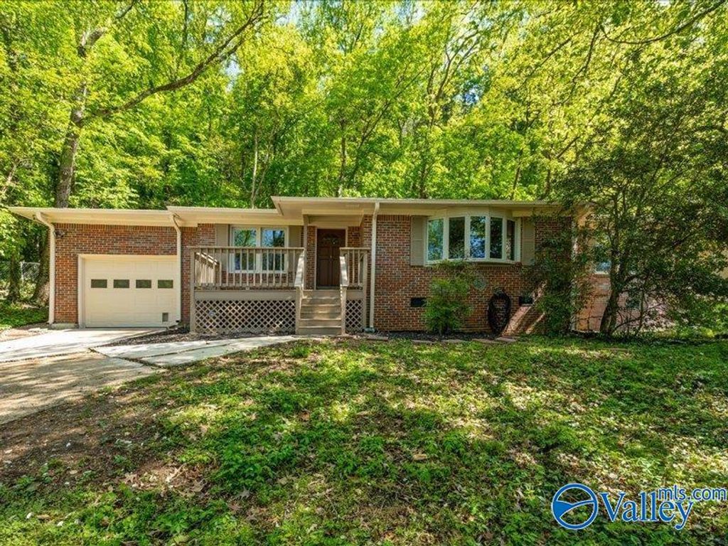 2106 Colice Road SE, Huntsville, AL 35801