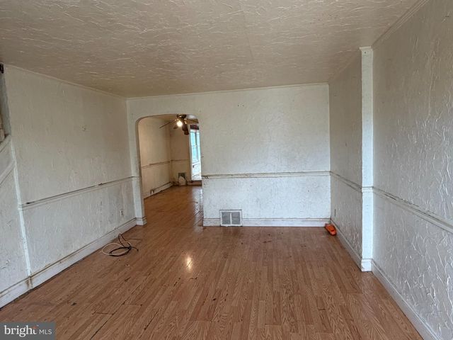 1076 TAYLOR, Folcroft, PA 19032