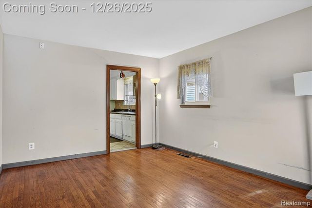 13440 Charlotte Avenue, Warren, MI 48089