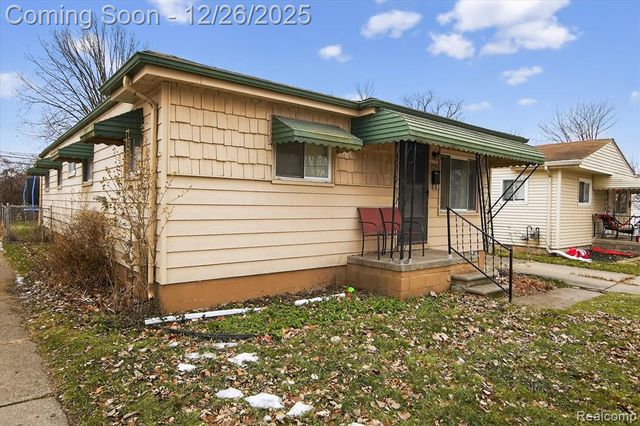 13440 Charlotte Avenue, Warren, MI 48089