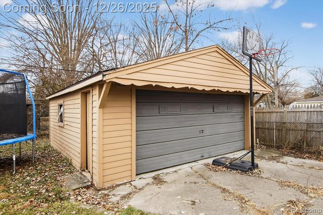 13440 Charlotte Avenue, Warren, MI 48089