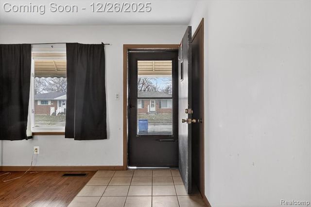 13440 Charlotte Avenue, Warren, MI 48089