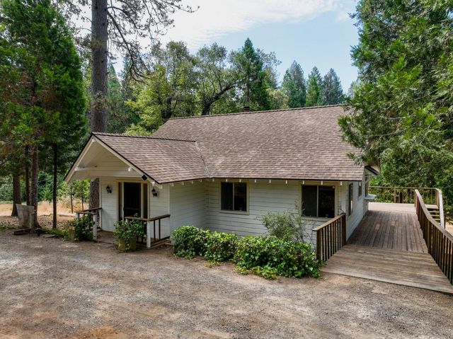 12117 Boundary Way, Grass Valley, CA 95945