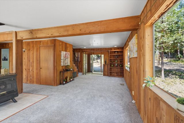 12117 Boundary Way, Grass Valley, CA 95945