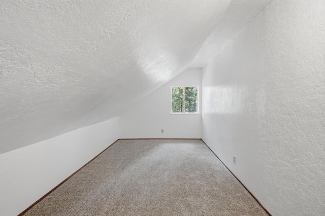 12117 Boundary Way, Grass Valley, CA 95945