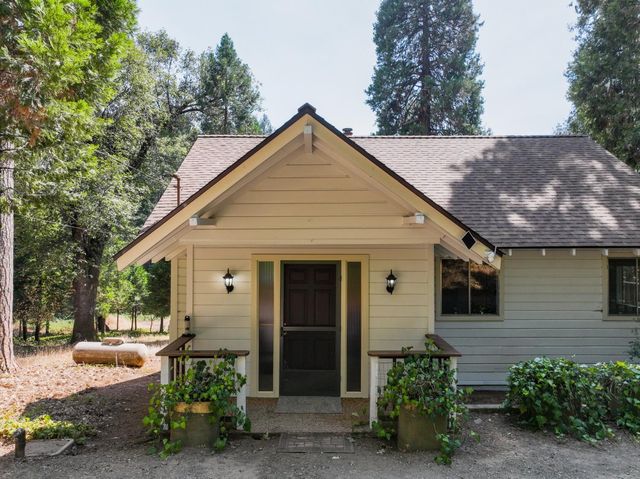 12117 Boundary Way, Grass Valley, CA 95945