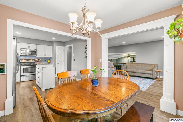 11698 Roanoke Boulevard, Omaha, NE 68164