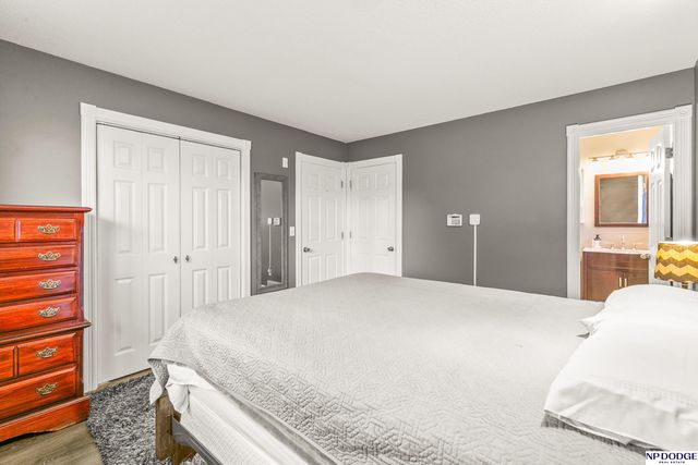 11698 Roanoke Boulevard, Omaha, NE 68164