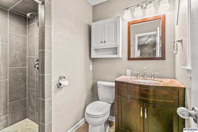 11698 Roanoke Boulevard, Omaha, NE 68164