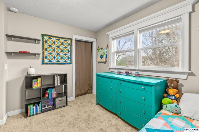 11698 Roanoke Boulevard, Omaha, NE 68164