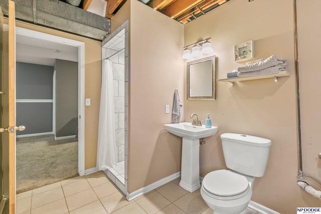 11698 Roanoke Boulevard, Omaha, NE 68164