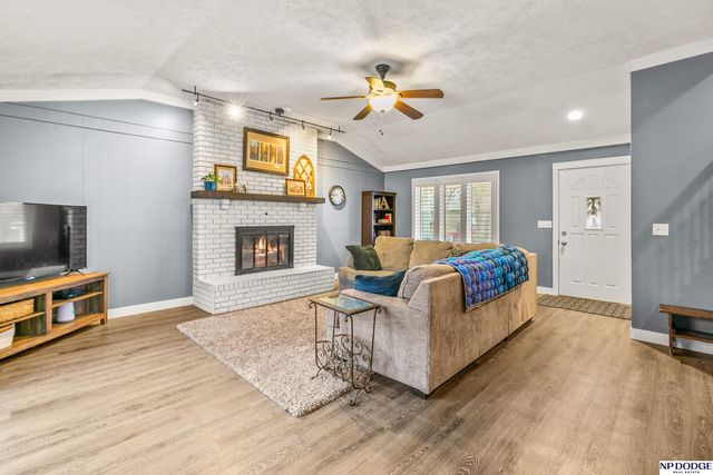 11698 Roanoke Boulevard, Omaha, NE 68164