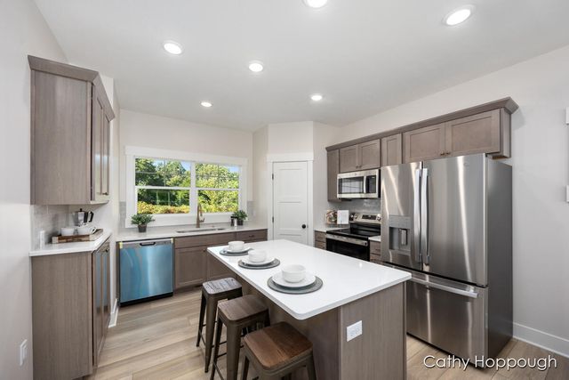 1976 Aspen Vly Lane, Ionia, MI 48846