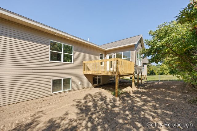 1976 Aspen Vly Lane, Ionia, MI 48846