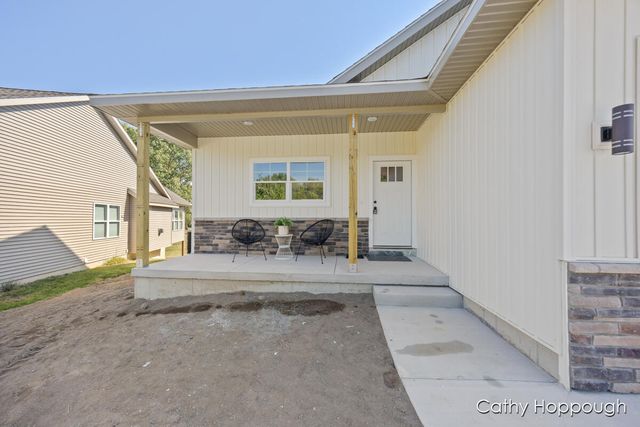 1976 Aspen Vly Lane, Ionia, MI 48846