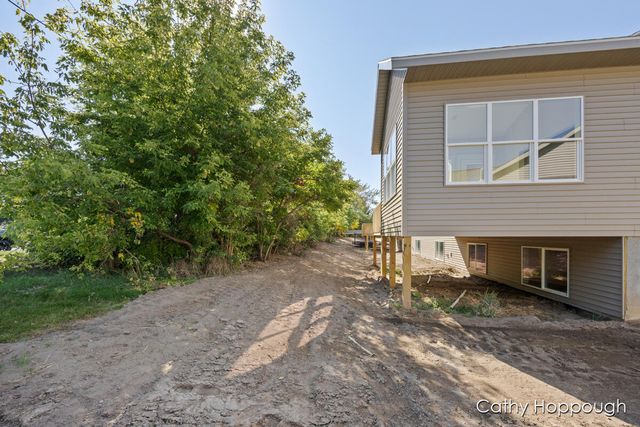 1976 Aspen Vly Lane, Ionia, MI 48846