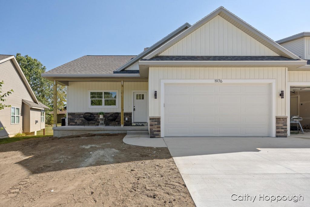 1976 Aspen Vly Lane, Ionia, MI 48846