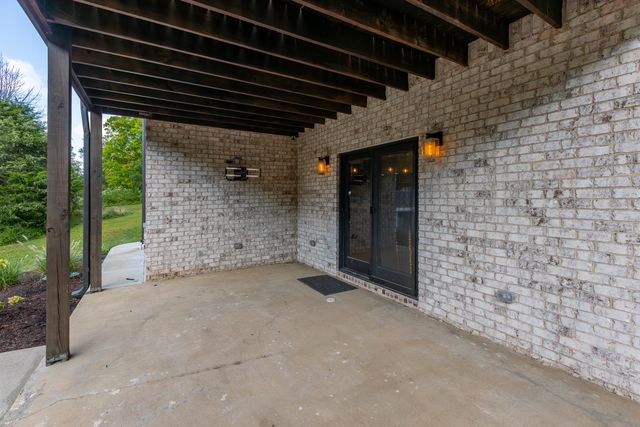 68 Meadow Point Drive, Lancaster, KY 40444