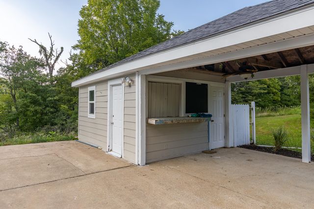 68 Meadow Point Drive, Lancaster, KY 40444