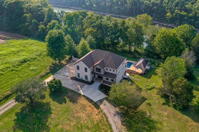 68 Meadow Point Drive, Lancaster, KY 40444