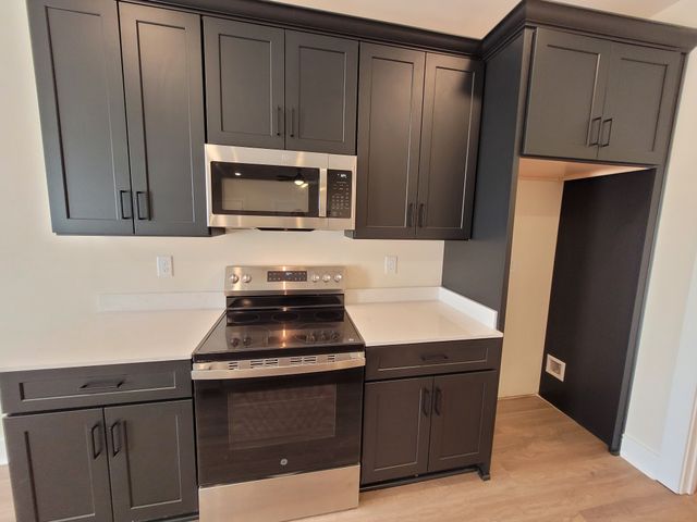 211 Sandalwood Way, Dickson, TN 37055