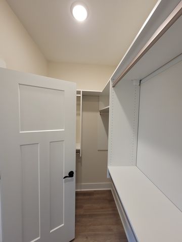 211 Sandalwood Way, Dickson, TN 37055