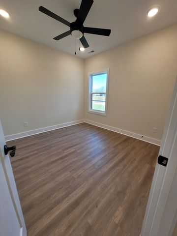 211 Sandalwood Way, Dickson, TN 37055