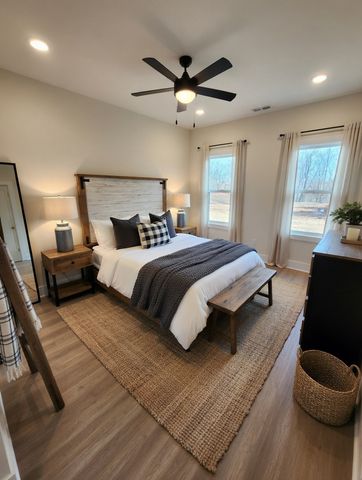 211 Sandalwood Way, Dickson, TN 37055