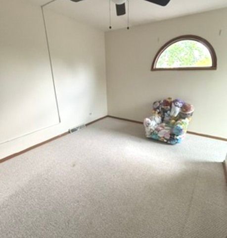 229 Wethington Drive, Wauconda, IL 60084