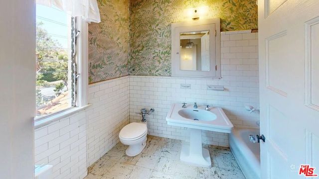 1016 Selby Avenue, Los Angeles, CA 90024