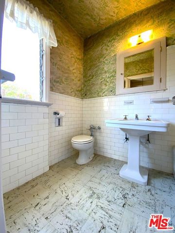 1016 Selby Avenue, Los Angeles, CA 90024