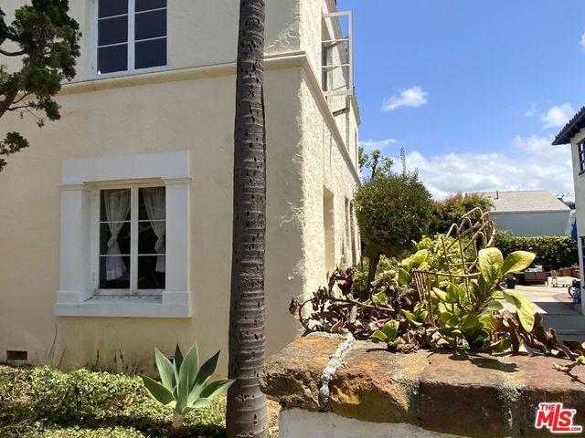 1016 Selby Avenue, Los Angeles, CA 90024