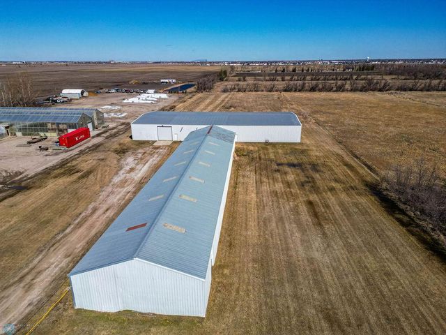 2717 88th Avenue S, Fargo, ND 58104