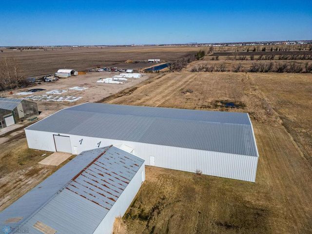 2717 88th Avenue S, Fargo, ND 58104