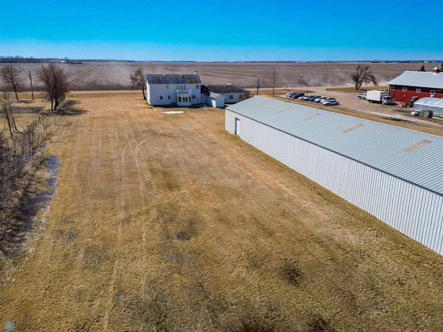 2717 88th Avenue S, Fargo, ND 58104