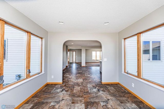 2717 88th Avenue S, Fargo, ND 58104