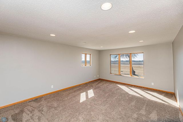 2717 88th Avenue S, Fargo, ND 58104