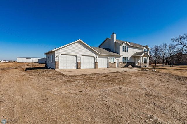 2717 88th Avenue S, Fargo, ND 58104