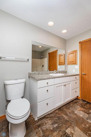2717 88th Avenue S, Fargo, ND 58104