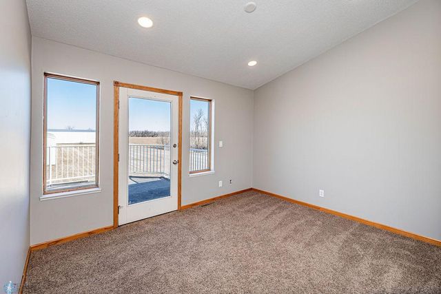 2717 88th Avenue S, Fargo, ND 58104