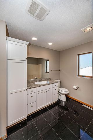 2717 88th Avenue S, Fargo, ND 58104