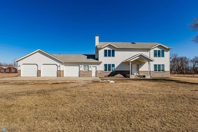 2717 88th Avenue S, Fargo, ND 58104