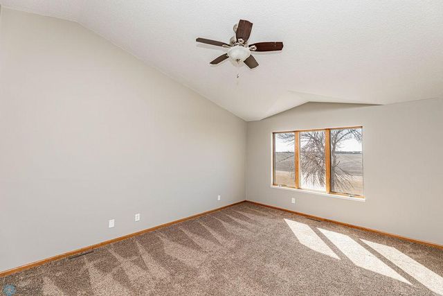 2717 88th Avenue S, Fargo, ND 58104