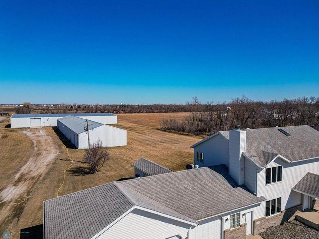 2717 88th Avenue S, Fargo, ND 58104