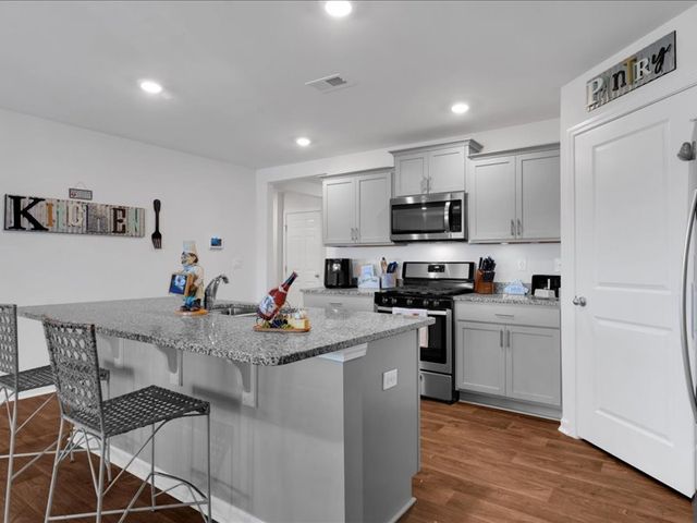 525 Ashwood Way, Easley, SC 29640